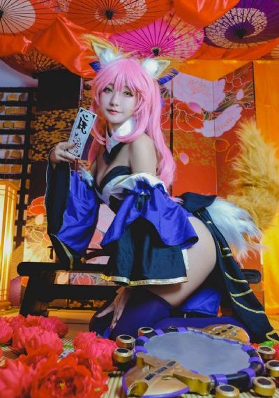 亚洲女厕盗摄一区二区三区-精彩花絮免费观看视频