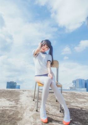 女仆露出双乳给客人玩-高清独播超清免费观看